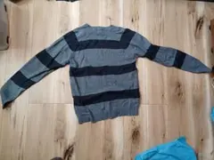 GLOBAL WORK グレーと黒のストライプニットセーター