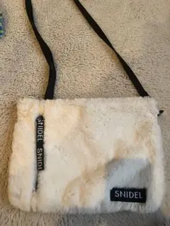 SNIDEL ホワイトファーショルダーバッグのサムネイル