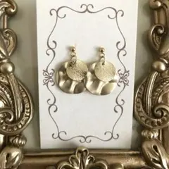 6518　ピアス　ゴールド　ハンドメイド　イヤリング交換無料　丸プレート