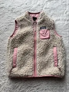 patagonia フリースベスト 4T ピンク/クリーム - メルカリ