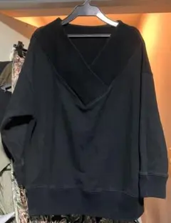 アンティカ　Vネックスウェットトレーナー(ブラック)