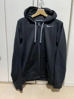 NIKE THERMA-FIT パーカー