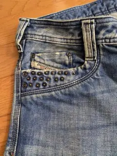 Diesel スタッズ付きデニムパンツ