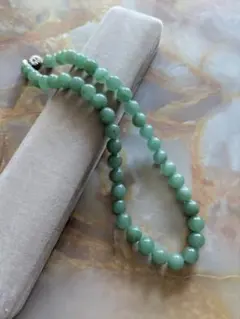 天然翡翠ネックレス　10ミリ玉　シルバー留め具　ミルキーグリーン　百貨店購入品