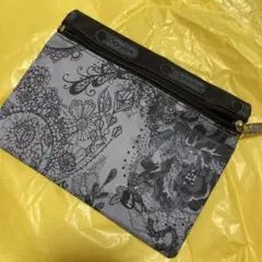 LeSportsac ポーチ