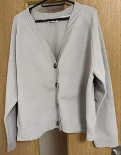 GU スポンジニットVネックカーディガン