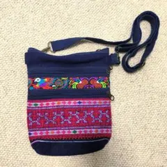 【タイ】モン族？ハンドメイド刺繍ポシェット
