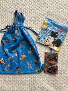巾着　コップ袋　大判ハンカチ　3点セット　ディズニーキャラクター　新品未使用