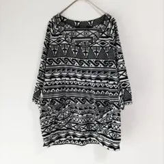 〈エスタコット〉半袖Ｔシャツ　モモンガ袖　黒✕白　エスニック　総柄　ポケット　Мのサムネイル
