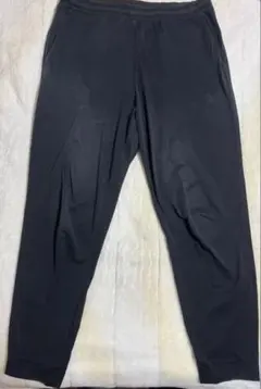 UNIQLO黒エアリズムウルトラストレッチジョガーパンツ