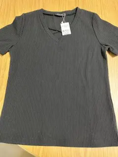 INGNI ブラック Vネック Tシャツ