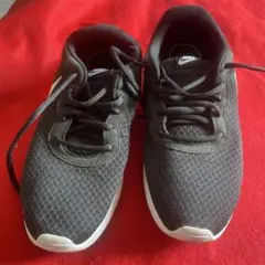 ナイキ　シューズ　中古　26.5ｃｍ　黒と白