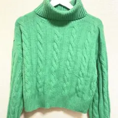 GU ジーユー　ケーブル編み タートルネック　セーター グリーン