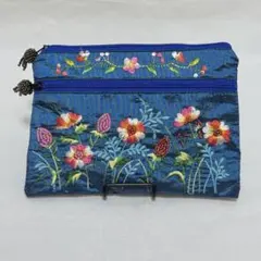 ベトナム直輸入！かわいい花刺繍＆ビーズ装飾ポーチ　iPhone16PRO収納可能