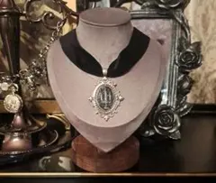 限定品※フランスアンティーク イニシャル刺繍 ウッドレリーフ装飾