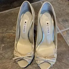 ダイアナベージュ オープントゥパンプス