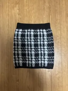 GYDA タイトスカートのサムネイル