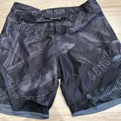 VENUM ファイトショーツ