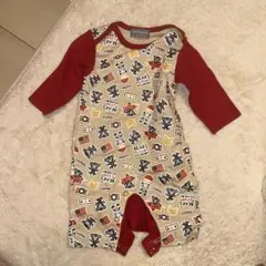クマ柄ロンパース 赤とベージュ