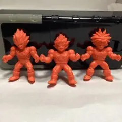 ドラゴンボール　超サイヤ人　ムキムキ　悟空　ベジータ　トランクス