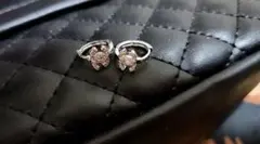 ノベルティーピアス