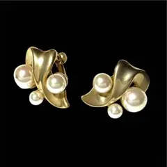 ヴィンテージ　イヤリング　コスチュームジュエリー　パールデザイン　マットゴールド