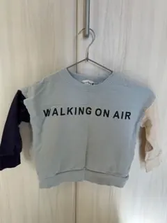 WALKING ON AIR トレーナー 水色