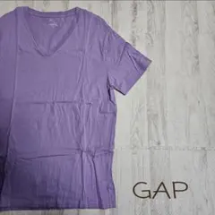 GAP　VネックTシャツ