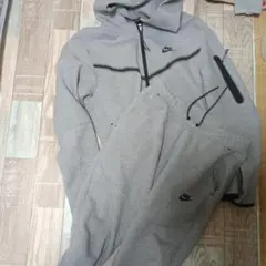 Nike テックフリース汚れてる部分は洗ったら取れると思います