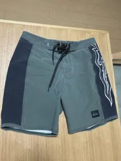 QUIKSILVER グレー ショートパンツ 28サイズ
