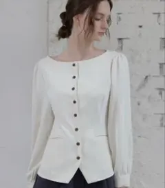 【新品】60% ボートネックボタンブラウス　アイボリー