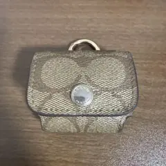 COACH シグネチャー AirPodsProケースのサムネイル