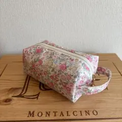 ハンドメイド　お花とリボン　ラミネートキャラメルポーチ