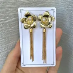ピアス　ハンドメイド　タッセル　ゴールド　天然石　花　淡水パール