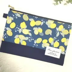 4835✿20cmフラットポーチ✿カードポケット付き✿レモン柄ネイビー