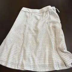 a.v.v フレアスカート ベージュ系 総柄　美品　サイズsのサムネイル