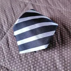 REGAL ネクタイ ネイビーとホワイトストライプ