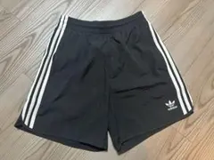 新品未使用　adidas ハーフパンツ Mのサムネイル