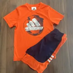 adidas オレンジ Tシャツとショートパンツセット