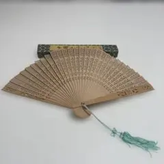 新品】高級中国蘇州檀香扇 白檀 透かし彫り 木箱入り アンティーク