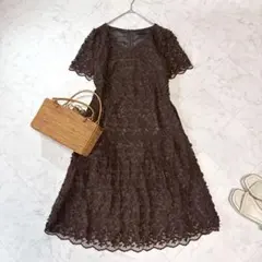TO BE CHIC ワンピース 総レース 花柄 ブラウン フレアワンピ 半袖のサムネイル