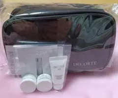 DECORTÉ ブラックポーチ 2026