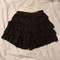 最終価格！！フリル付きブラックショートパンツ