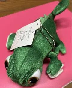 ラプンツェル　パスカル　肩のせぬいぐるみ