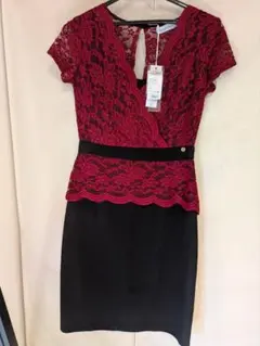 レースドレス 赤と黒 ペプラムスタイル