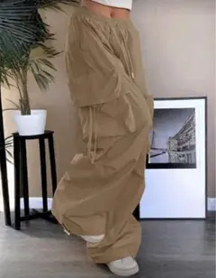ベージュ カーゴパンツ ドローストリングウエスト