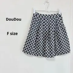 DouDou ドゥドゥ　総柄　フレアスカート　F 幾何学模様　ネイビーのサムネイル