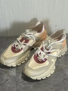 新品！ Stradivarius トレイルランニングスニーカー 38サイズ