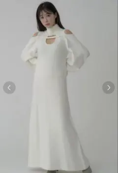 qumerry. アイボリー ハイネック 長袖ニットワンピース F