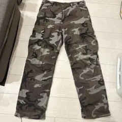 大幅値下げ中！Carhartt カモフラージュカーゴパンツ